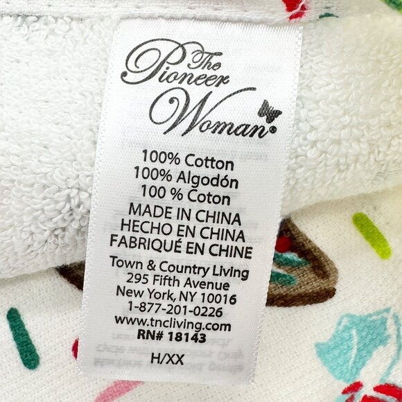 The Pioneer Woman Gingerbread Cookie Recipe Kitchen Towel Set plus Cookie Stamps - Picture 3 of 8